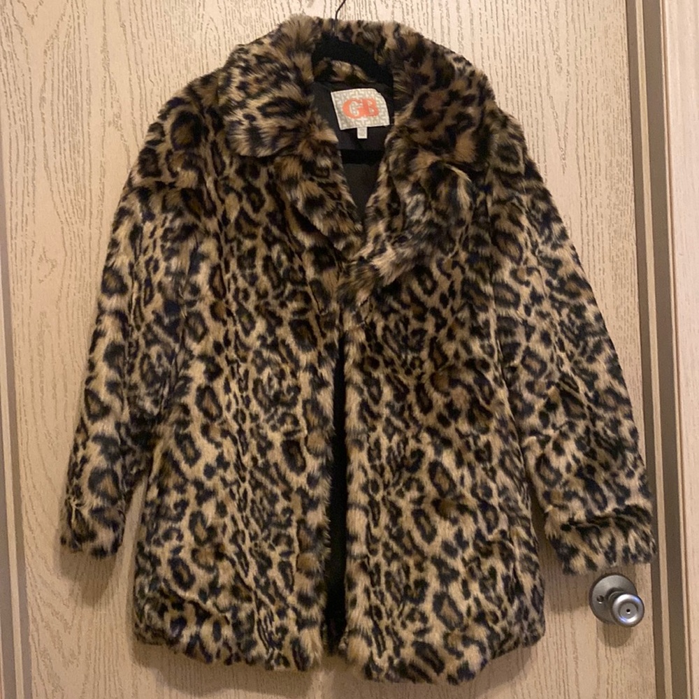 💯 SOLD 💯 Gianni Bini Faux Fur Coat